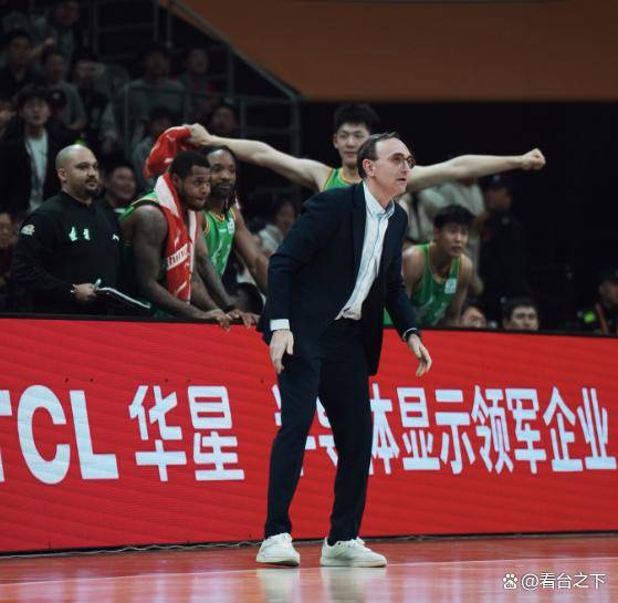 辽宁本钢训练开放日,赛后篮板制胜引欢呼,欧超杯在即,球队文化再被提及的简单介绍 辽宁本钢训练开放日,赛后篮板制胜引欢呼,欧超杯在即,球队文化再被提及的简单介绍